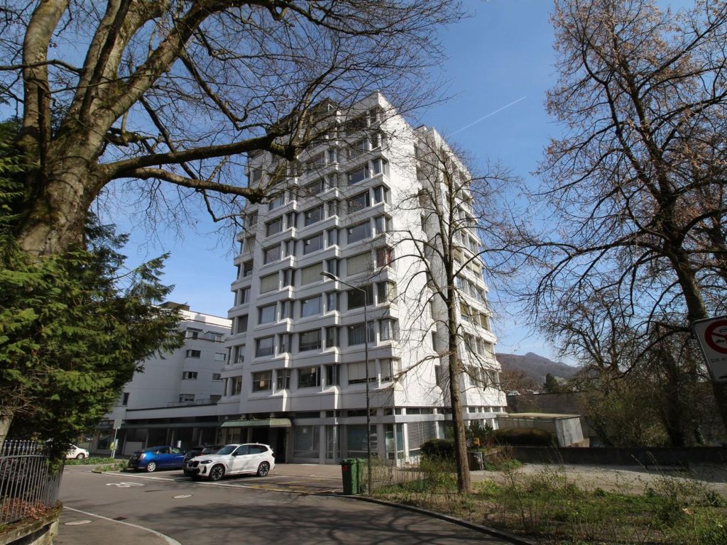 Einstellplatz an zentraler Lage zum Vermieten